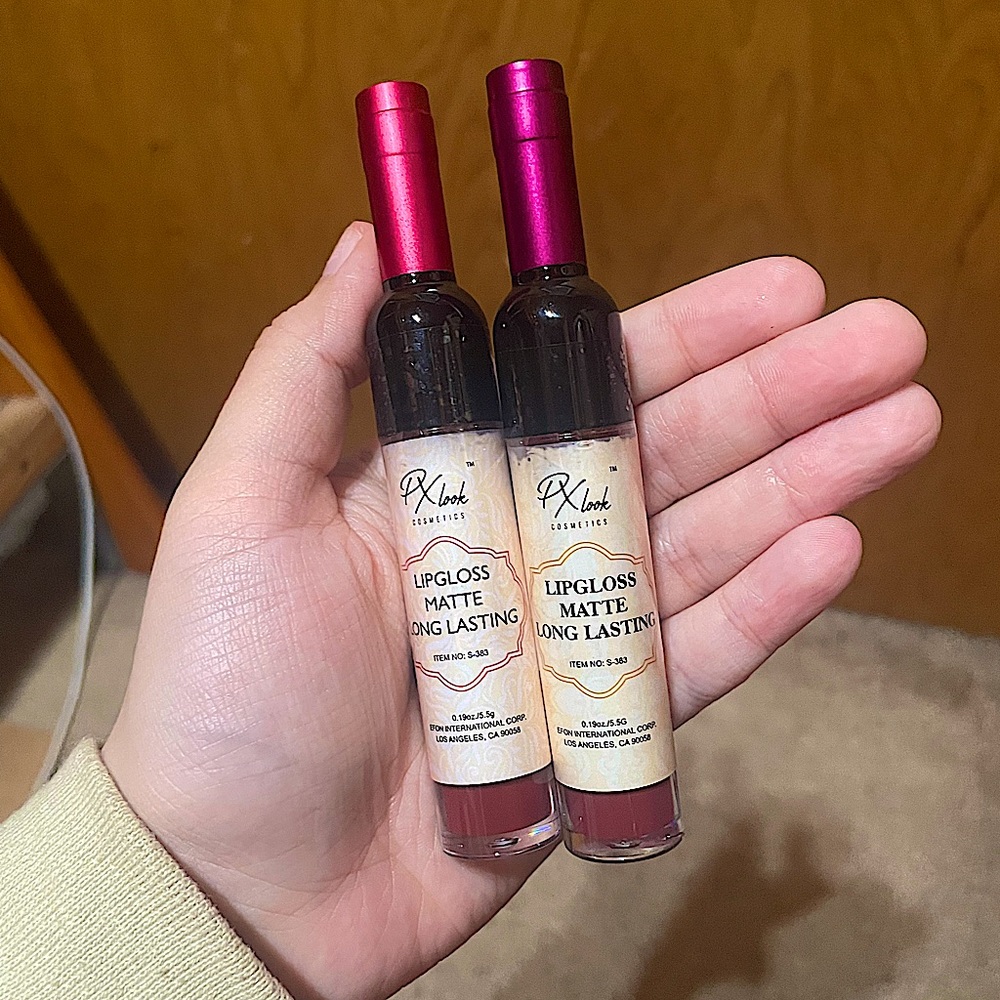 Wine lipsticks